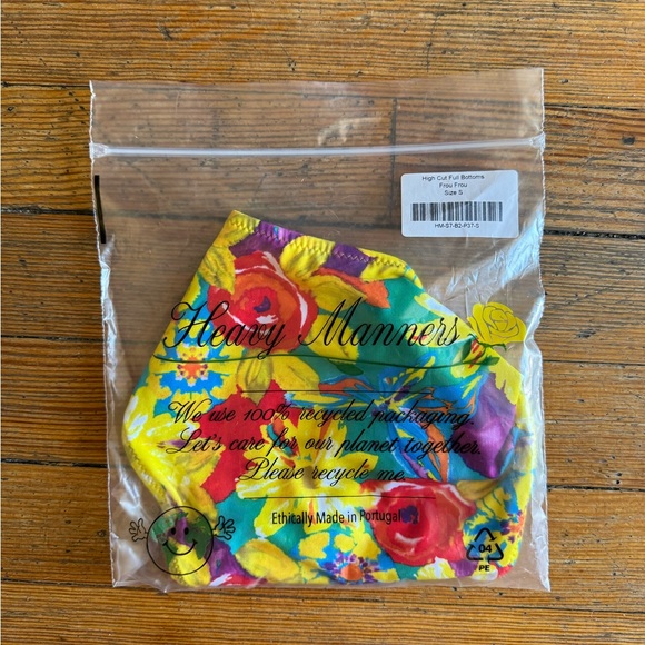 ‘FROU FROU’ FULL BOTTOM - Picture 6 of 11